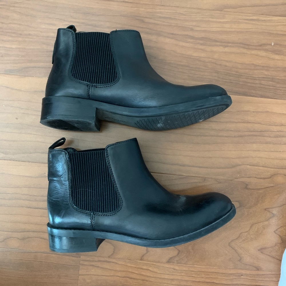 🎱Black Leather Booties🎱